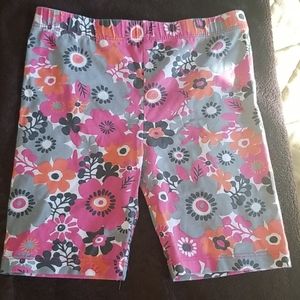 Girls size 6x stretchy shorts